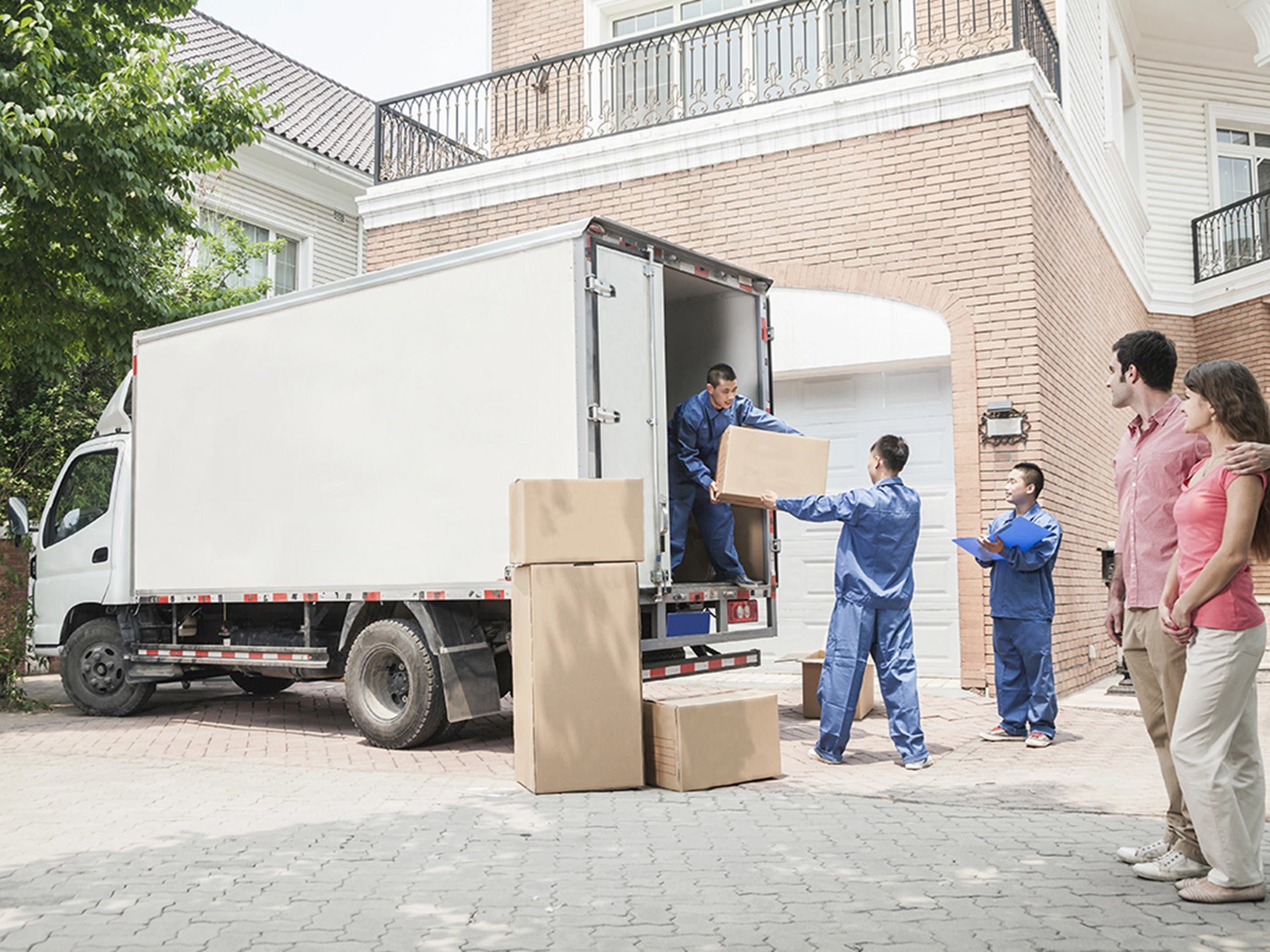 empresa-mudanzas-retirada-enseres-contenedor-camion